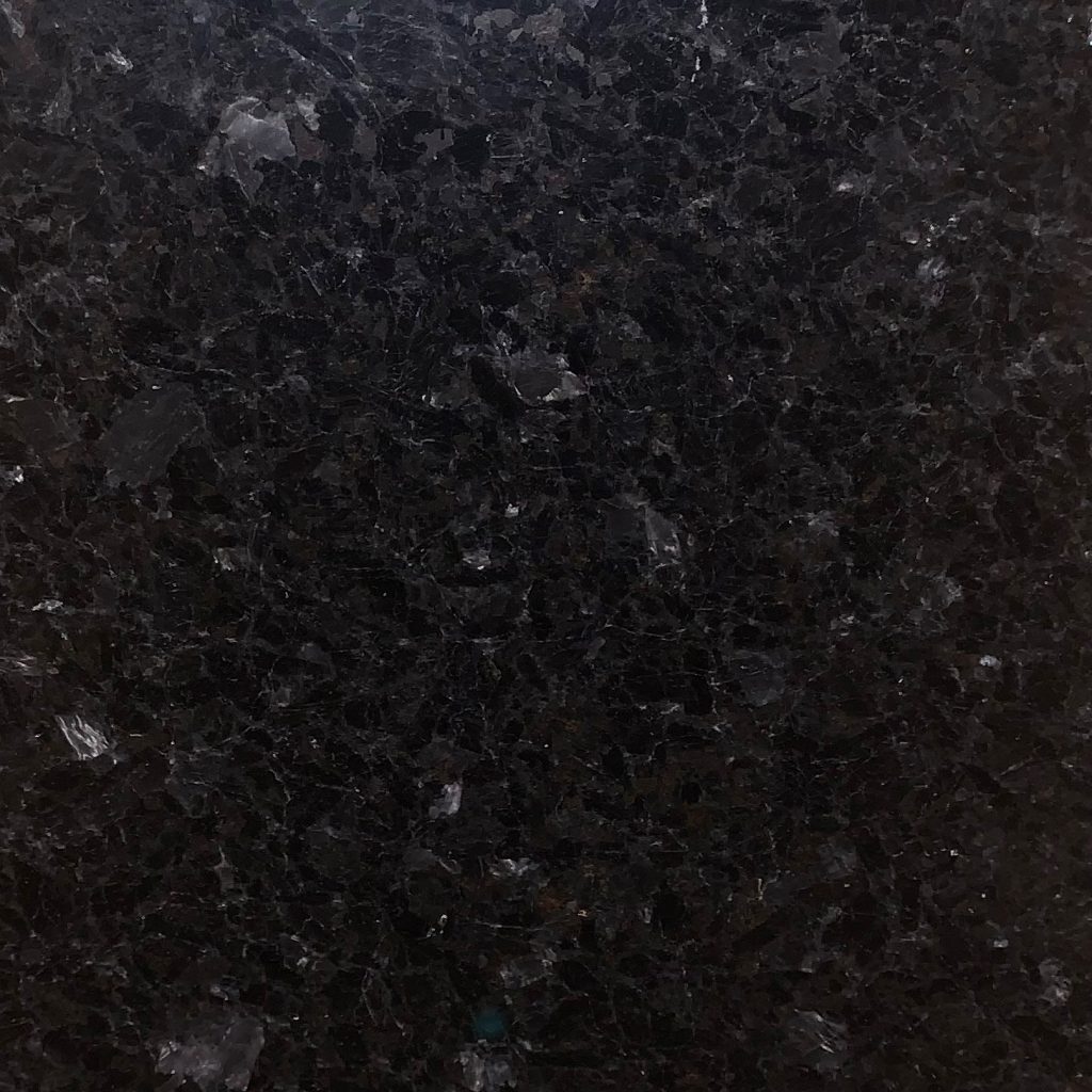 Bankskiva-Angola-Black-granit_1